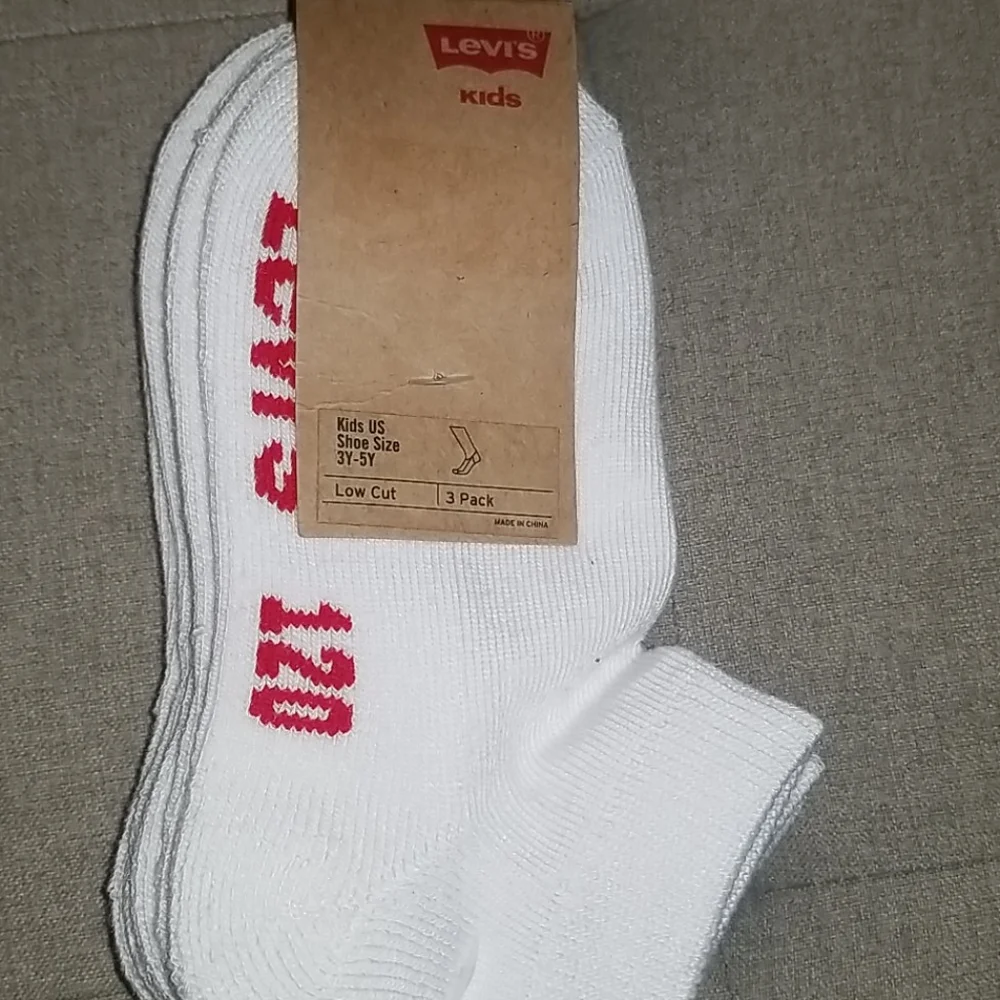 NWT Levi's 3Pair Kids Socks - size 3Y-5Y